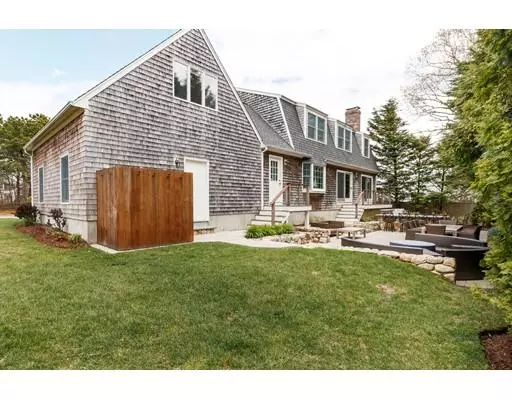 Dennis, MA 02670,39 Porter Ln