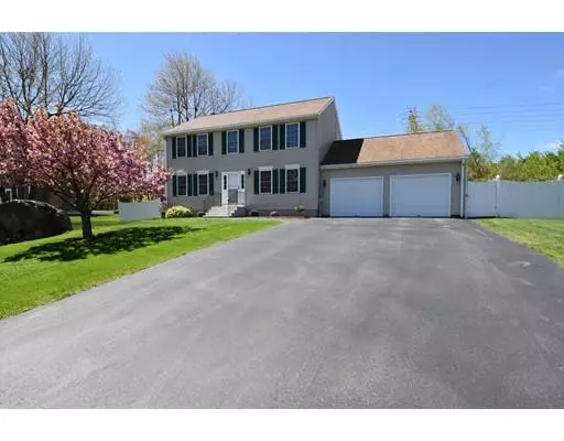 23 Holland Woods Rd, Leominster, MA 01453