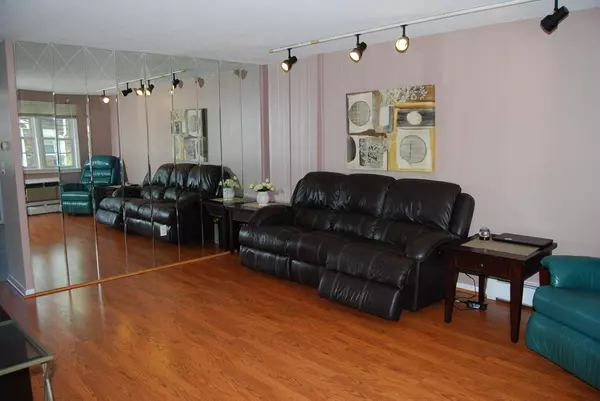 Agawam, MA 01001,418 Meadow St #C2