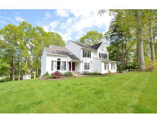 45 Dover Circle, Franklin, MA 02038