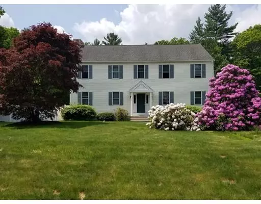 16 Swan Dr, Taunton, MA 02718