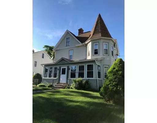 5 Gilman St, Holyoke, MA 01040