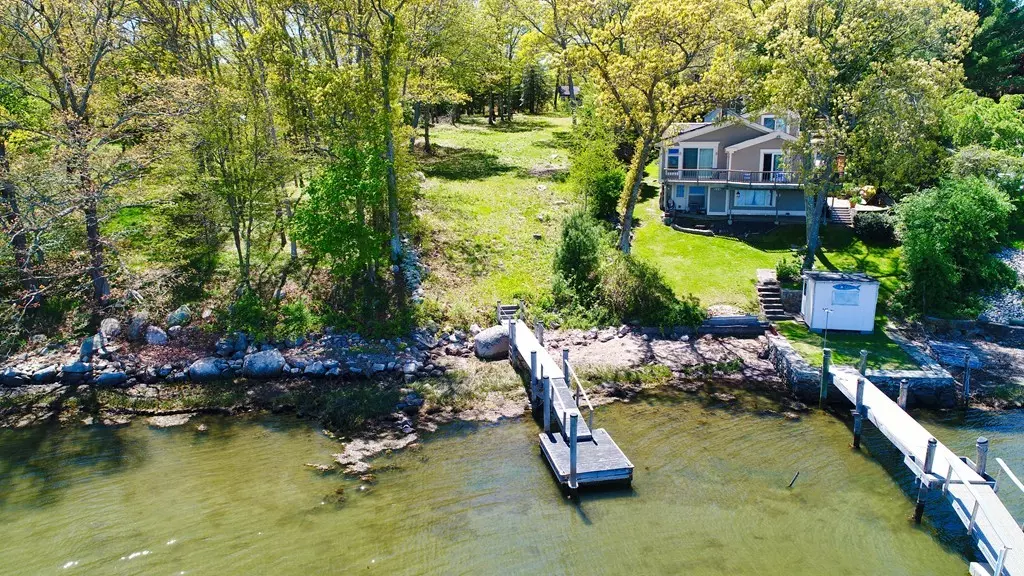 394 River Road, Westport, MA 02790