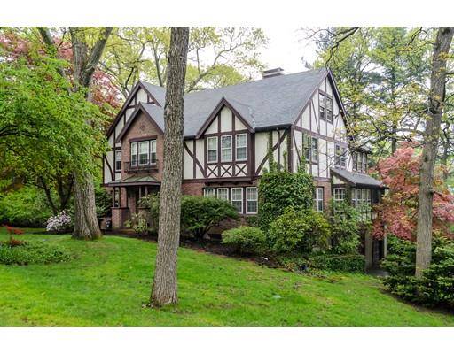 5 Rockridge Rd, Wellesley, MA 02481