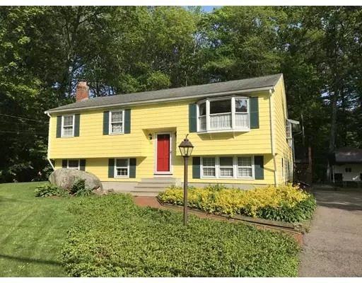 35 Borrows Road, Foxboro, MA 02035