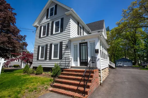 229 Elm St #2, Amesbury, MA 01913