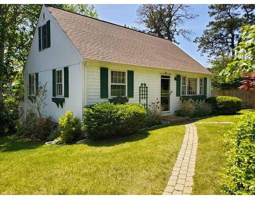 19 Connemara Cir, Barnstable, MA 02601