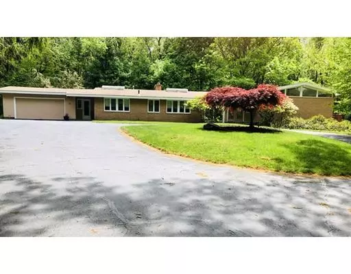 16 Field Rd, Leominster, MA 01453