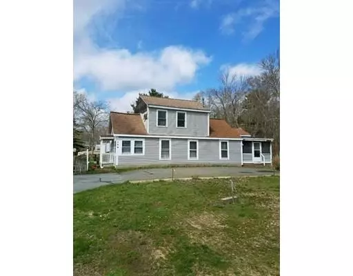 136 Staples Shore Rd, Lakeville, MA 02347