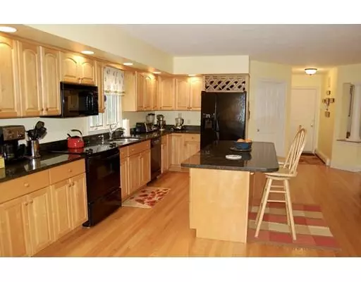 Kingston, MA 02364,7 Pond View Dr