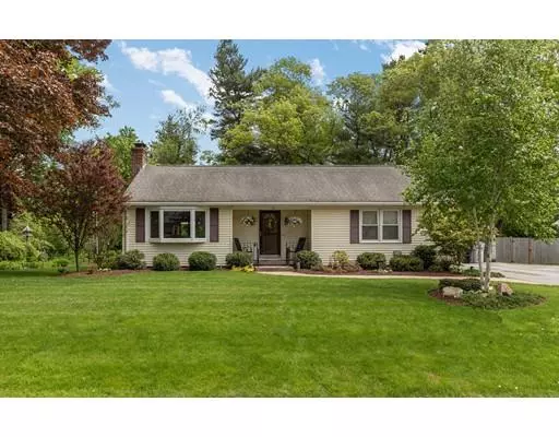 13 Hilltop St, Grafton, MA 01536