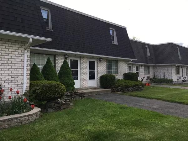 32 Princeton Ter #32, Greenfield, MA 01301