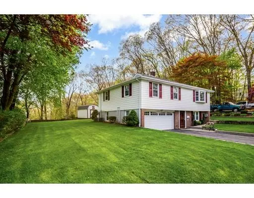 14 Parker St, Lincoln, RI 02865