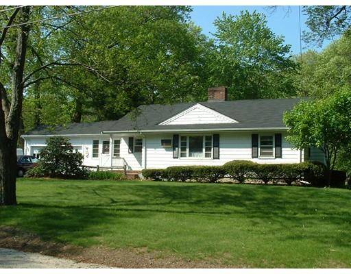 12 Nelson St, Hopedale, MA 01747