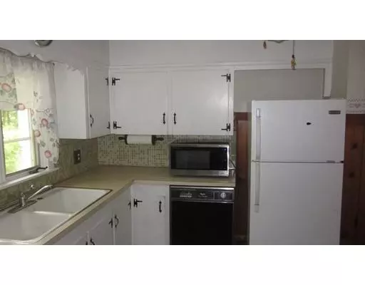 Hopedale, MA 01747,12 Nelson St