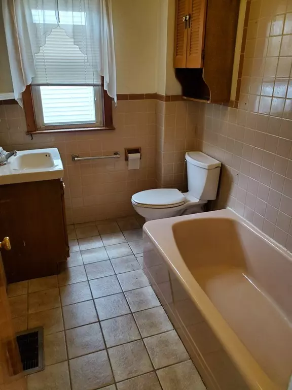 Everett, MA 02149,17 Harvey St