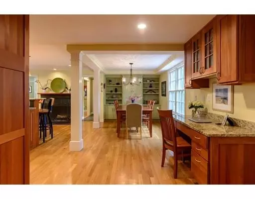 Weston, MA 02493,49 Juniper Rd