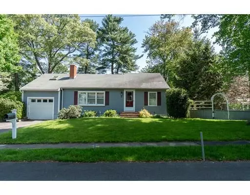 9 Naples Rd, Hamilton, MA 01982