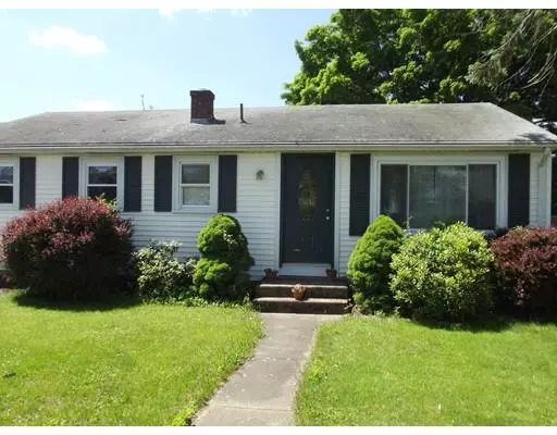 32 Valley St, Blackstone, MA 01504