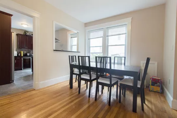 Brookline, MA 02446,233 Freeman St #1