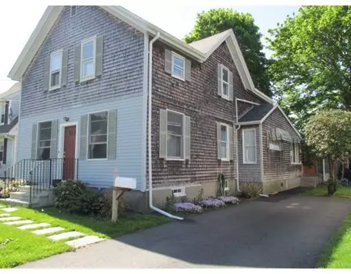 27 Narragansett Av, Tiverton, RI 02878