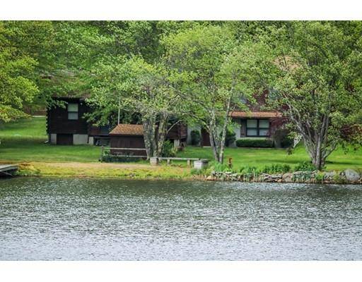 59 Shoreline Dr, West Brookfield, MA 01585