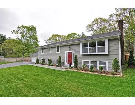 Hingham, MA 02043,15 Hazelwood Dr