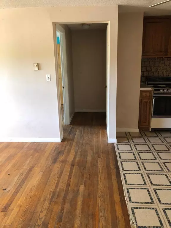 Lowell, MA 01852,320 Nesmith St #21