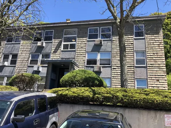 320 Nesmith St #21, Lowell, MA 01852