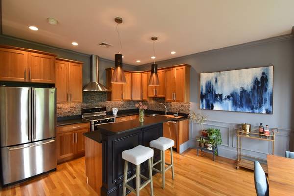 28 Essex St #4, Cambridge, MA 02139