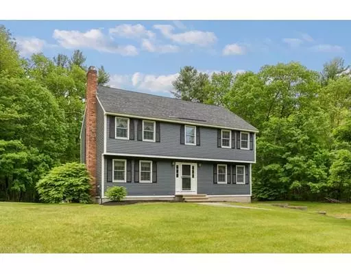 4 Katy Ln, Tyngsborough, MA 01879