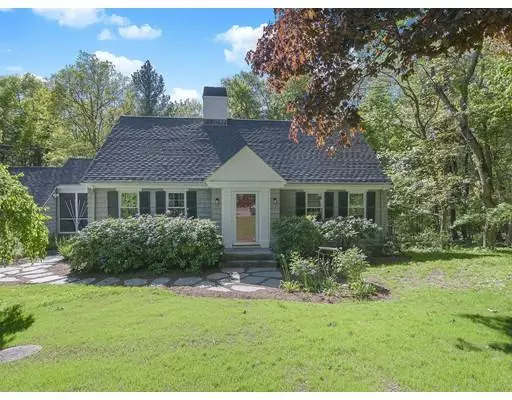 121 Cedar Ln, Westwood, MA 02090