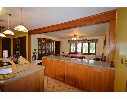 Somerset, MA 02725,32 Hebb St