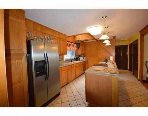 Somerset, MA 02725,32 Hebb St