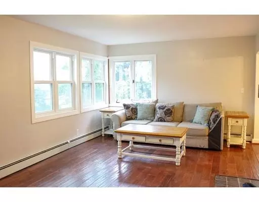 Sturbridge, MA 01566,7 Simpson St