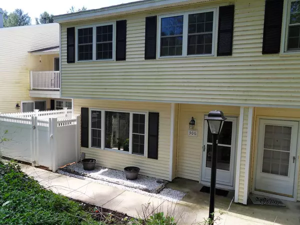 306 Edgebrook Dr #306, Boylston, MA 01505