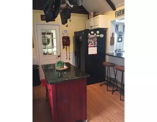 Rockland, MA 02370,578 Salem St