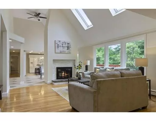 Sturbridge, MA 01566,13 Ridgeview Rd