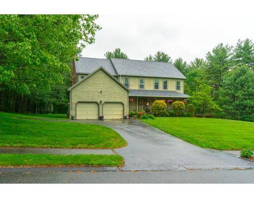 12 Brousseau Dr, Upton, MA 01568