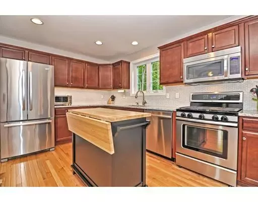 Pepperell, MA 01463,12 Emerson Cir