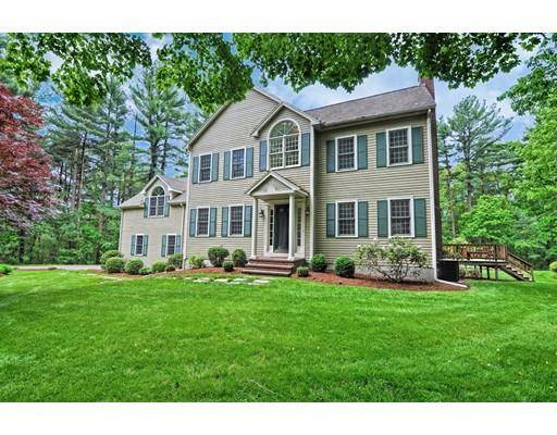 5 Blackberry Hill Rd, Wrentham, MA 02093