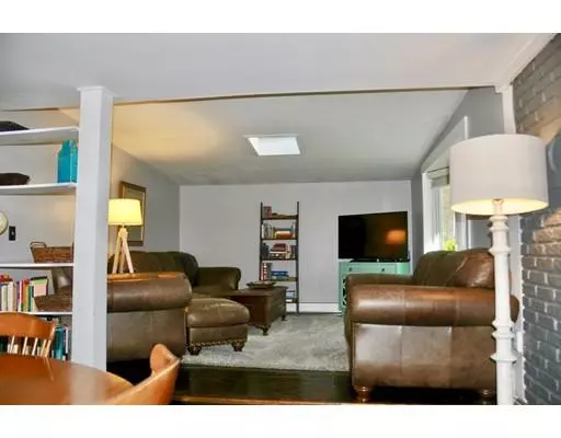 Sturbridge, MA 01518,10 Collette Rd