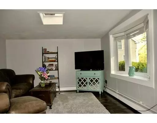 Sturbridge, MA 01518,10 Collette Rd