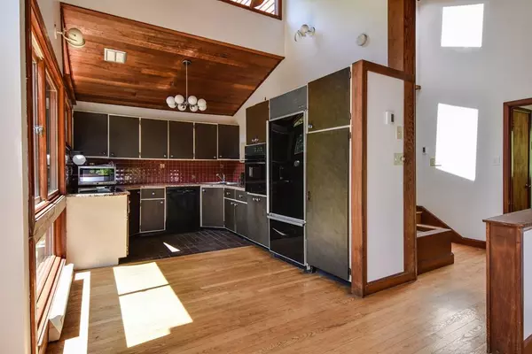 Sherborn, MA 01770,263 S Main St