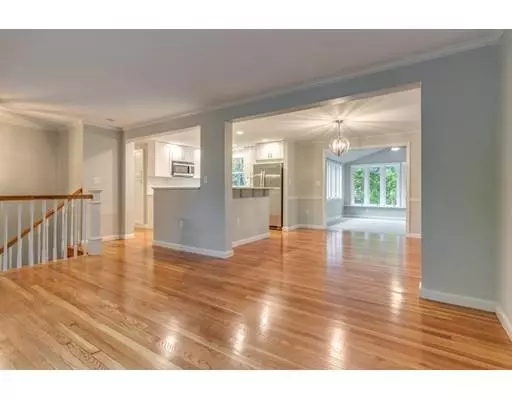 Lexington, MA 02420,105 Blossomcrest Rd