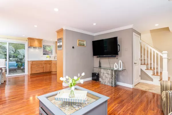 Walpole, MA 02081,20 Kendall Street #20