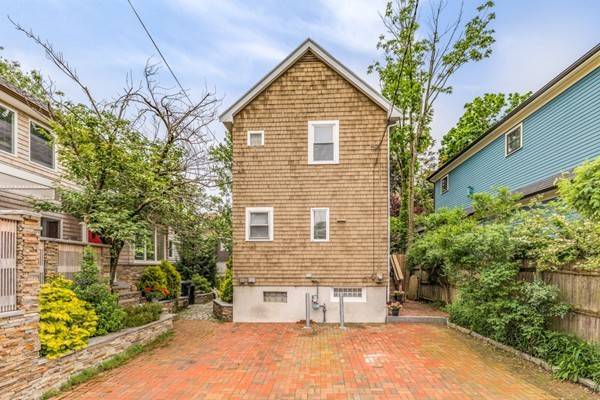 28 Donnell St #B, Cambridge, MA 02138