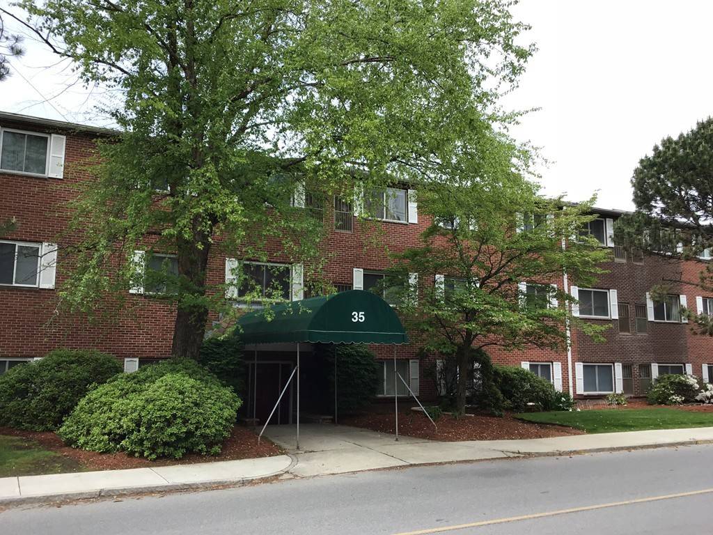 35 Prospect St #111, Woburn, MA 01801