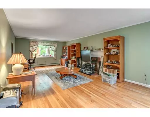 Milton, MA 02186,31 Highland Ln