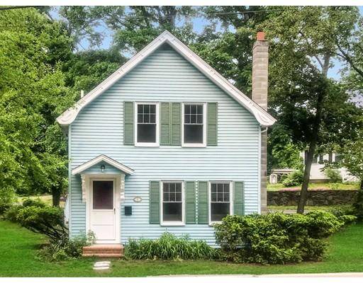 11 Oakland St, Medway, MA 02053